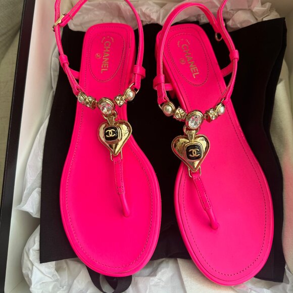 CHANEL THONG SANDALS 38 (FLUO PINK) - Picture 1 of 8